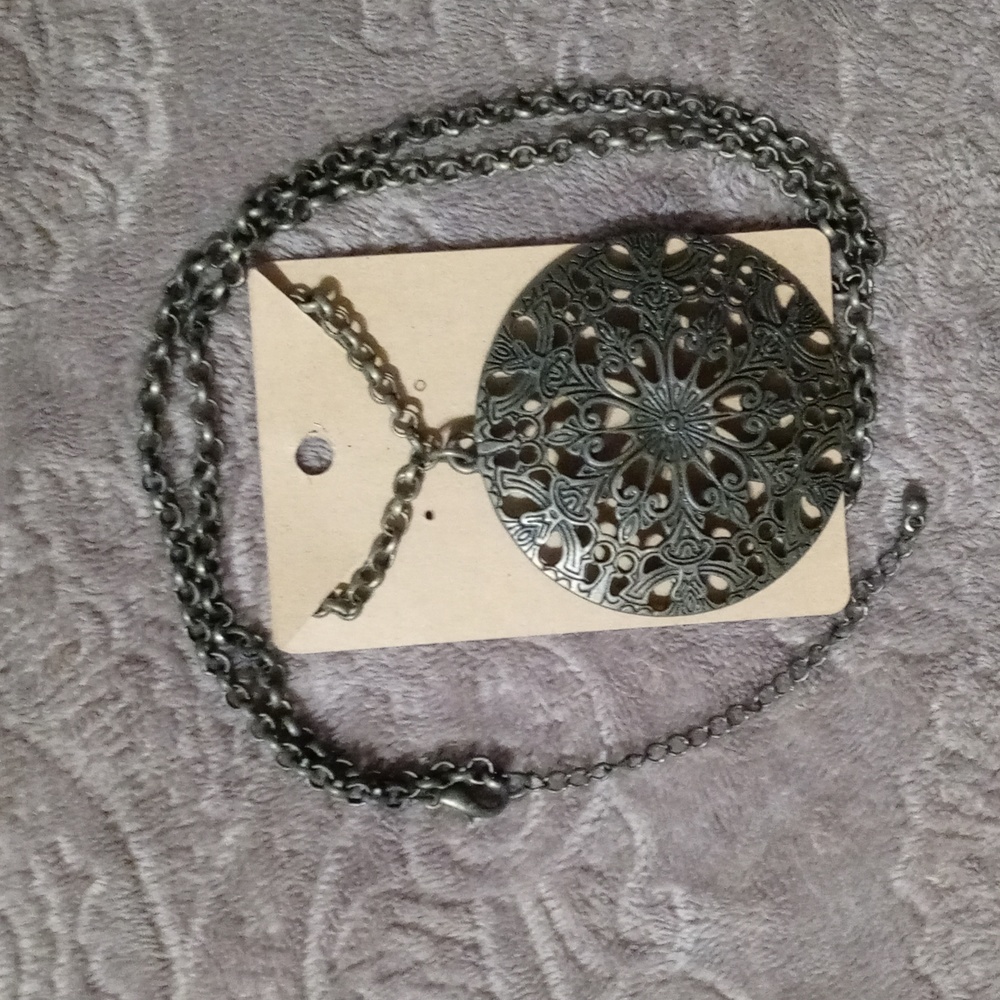 Vintage Bronze Pendant Necklace - Picture 4 of 6